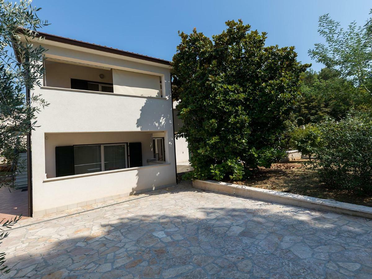 Magnolia - Modern Apartment Near City Center And Sea Porec Bagian luar foto